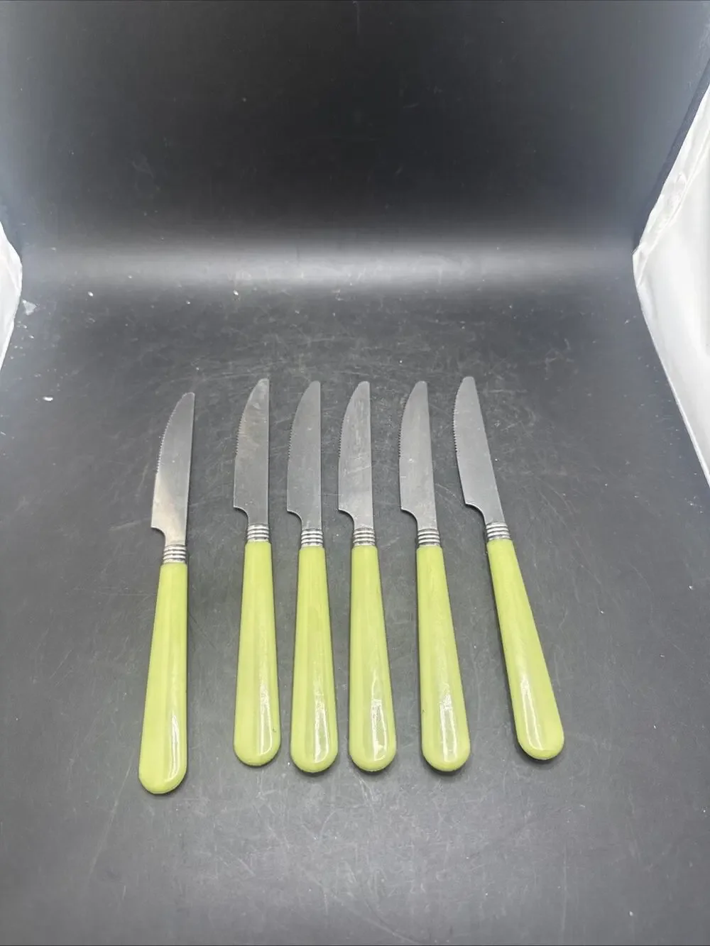 Avocado Green Stainless Serrated Knives Lot Of 6 Midcentury Modern MCM 8in